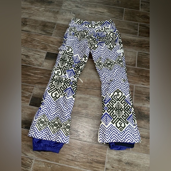 Burton Women’s snowboarding pants - Picture 2 of 3